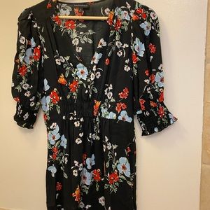 Lovely floral pattern midi dress.